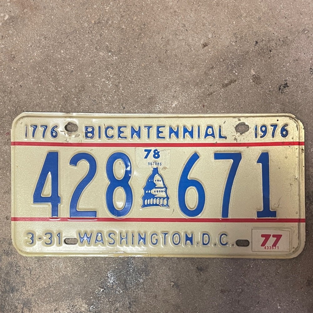 Vintage Bicentennial License Plate